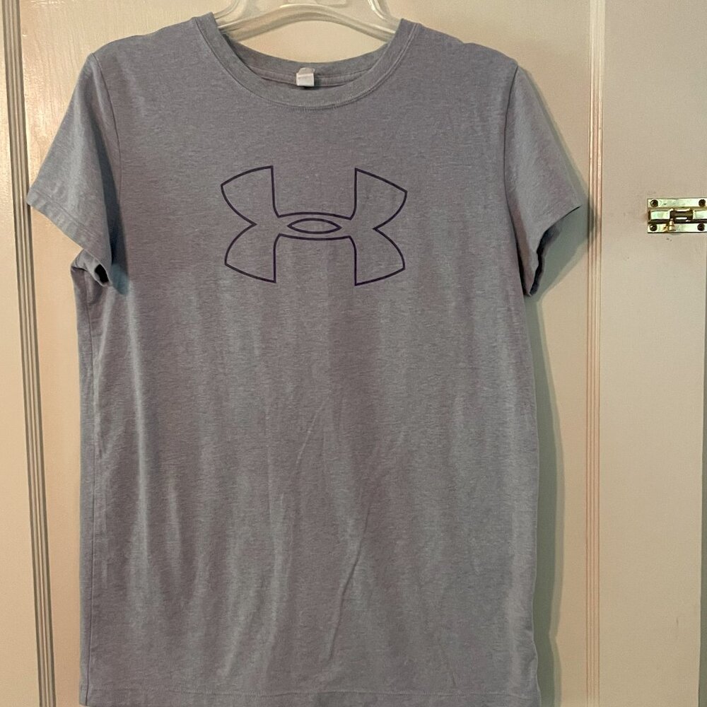 Under Armour: Heat Gear Grey T-shirt with Purple logo